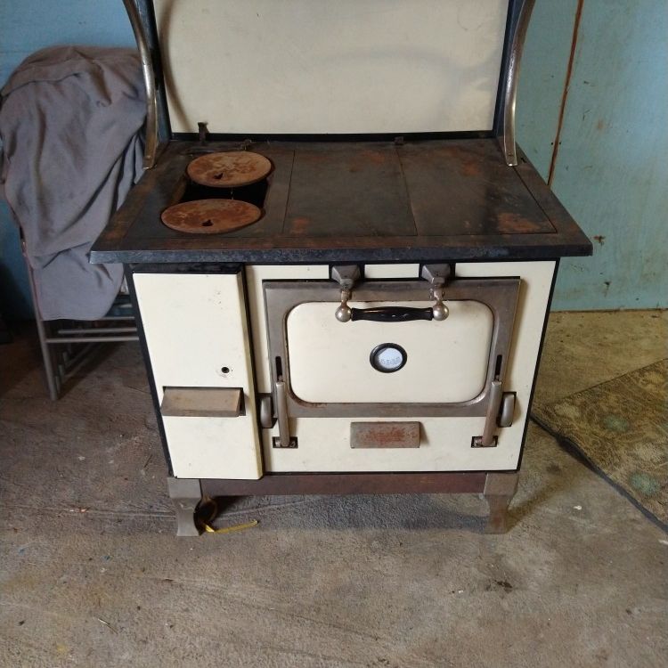 Old Cook Stove Monarch for Sale in Enumclaw, WA - OfferUp