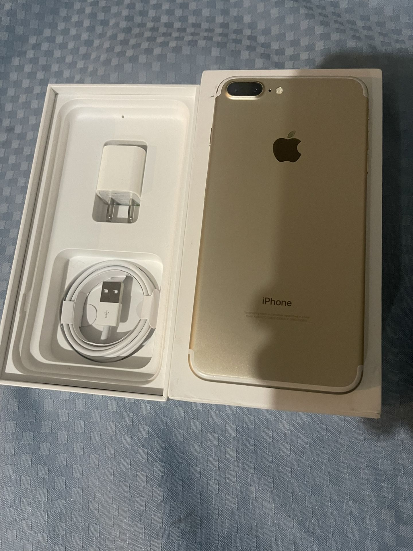 iPhone 7 Plus 128g Factory Unlock Like New