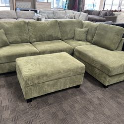 Green Comfy Sectional W/ Storage Ottoman 