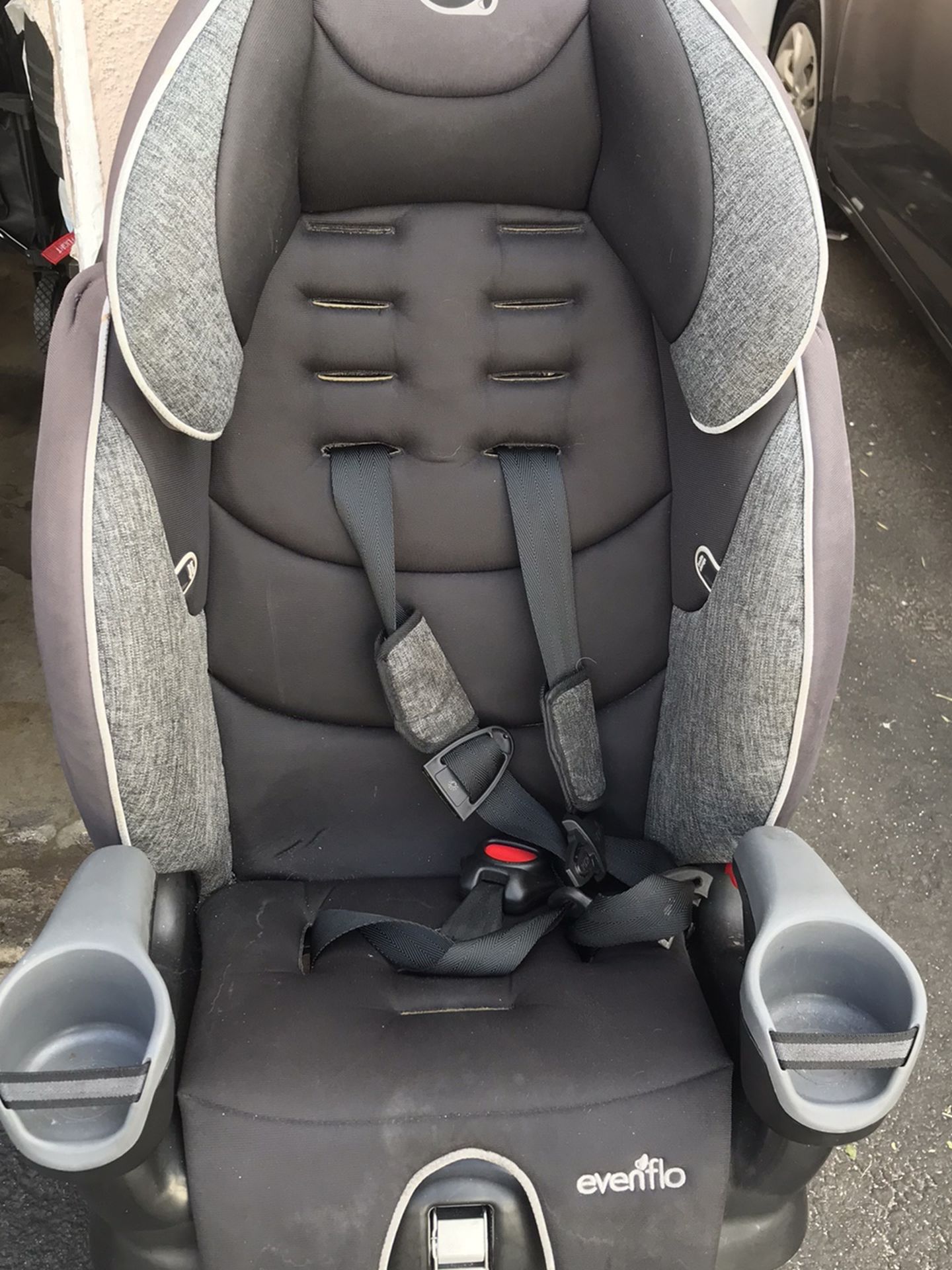 EvenFlo CarSeat (great condition)