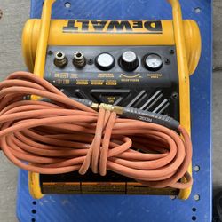DeWalt D55141 150 PSI 2 Gallon Max Trim Compressor