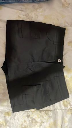 Black SKORT (skirt/shorts) size 6