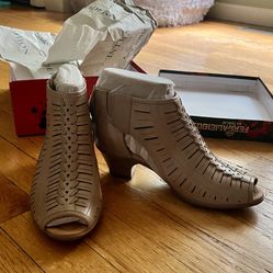 Earth Peep Toed Heels