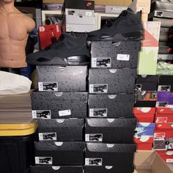 Jordan 4 Retro “Black Cat” Kid’s & Men’s Sizes 6.5Y / 7Y / 9.5 / 10 / 10.5 / 11 / 12 / 13 / 15 IN HAND BRAND NEW