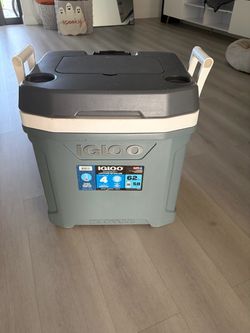 Igloo MaxCold Latitude 62 Roller Cooler