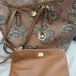 Michael Kors Large Tote And Wristlet Wallet