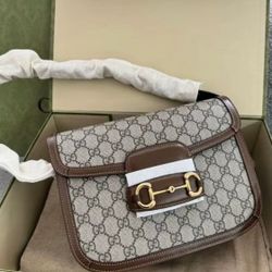 Horsebit Retro Gold Buckle Old Flower Logo Striped Ribbon Leather Saddle Bag Crossbody Shoulder Bag Unisex Couple's Style Ebony Color Beige