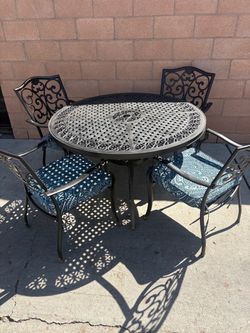 Cast Aluminum Patio Table and 4 Chairs Set