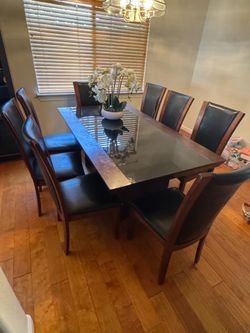 Dining Table with 8 chairs