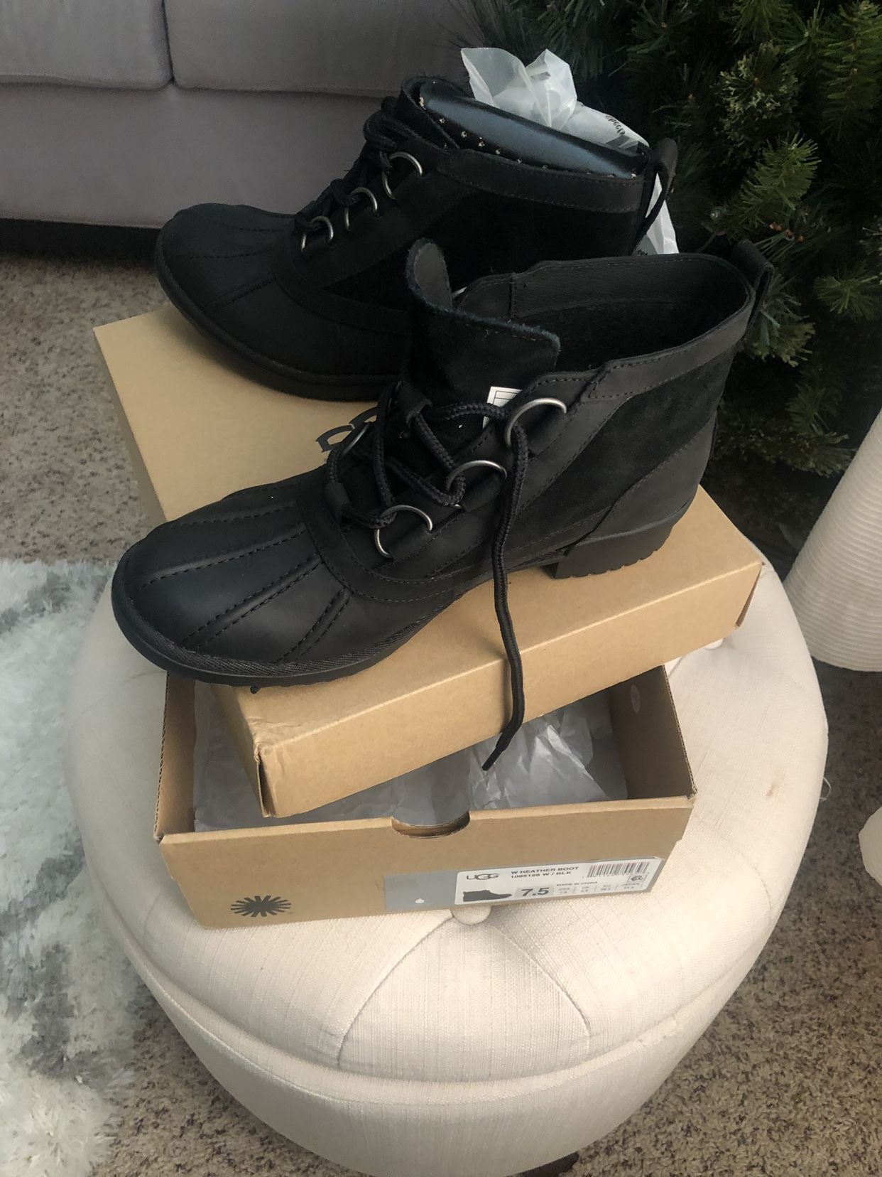 Ugg Women’s Boots Size 7.5 New