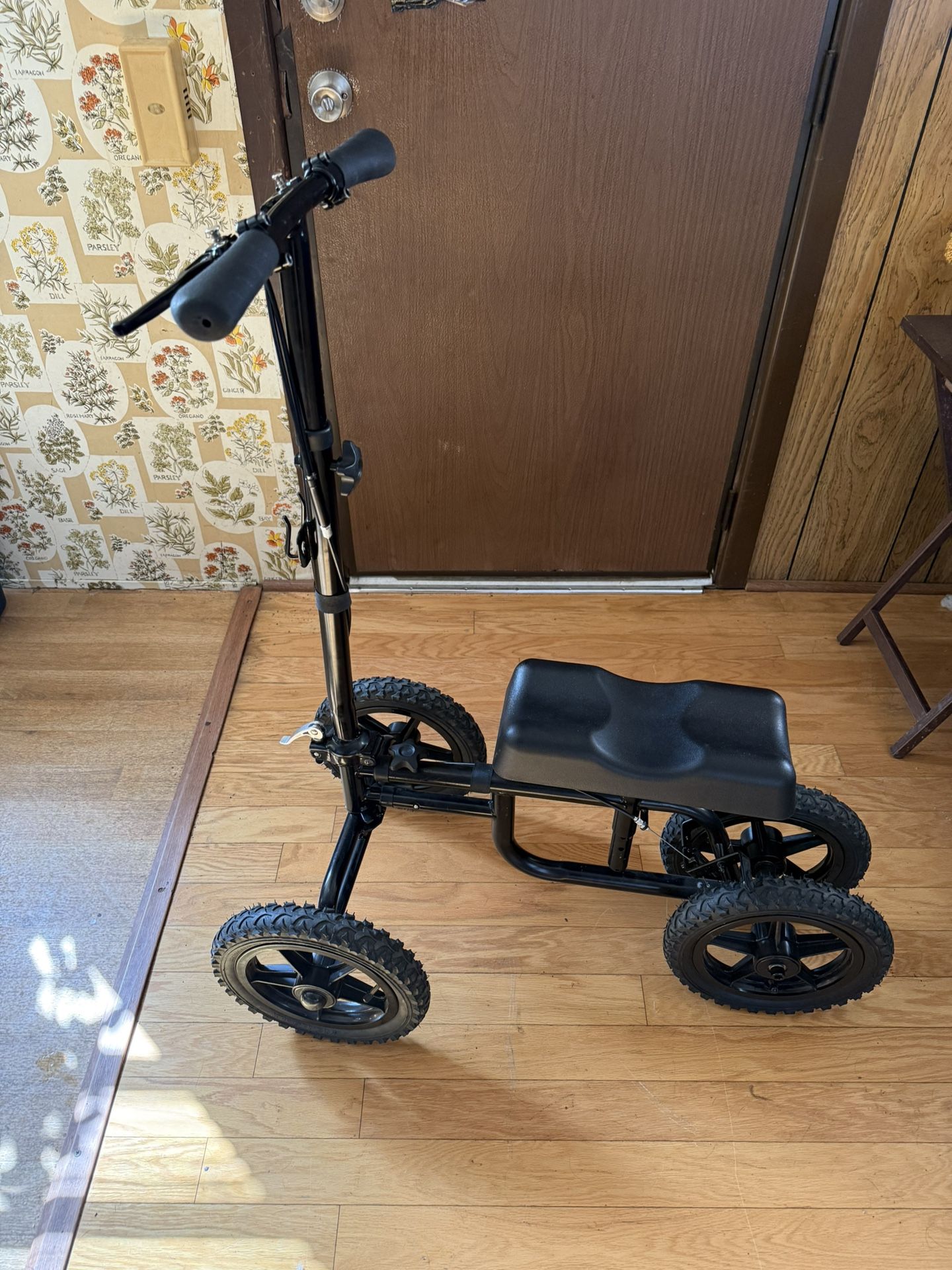 Collapsible Knee Scooter