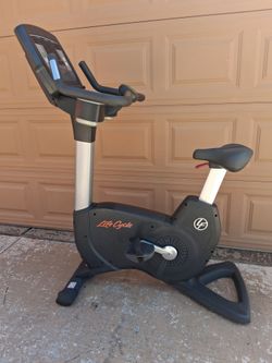 Life Fitness Exercise Bike