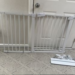 Cumbor 29.7-46" Baby Gate for Stairs, Mom's Choice Awards Winner-Auto Close Dog Gate for the House, Easy Install Pressure Mounted Pet Gates for Doorwa