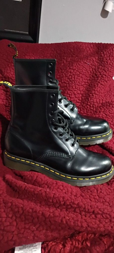 Dr Martens Boots Size 8m New Condition $70
