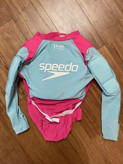 Santa clara 2-3T Swim Suit Like New