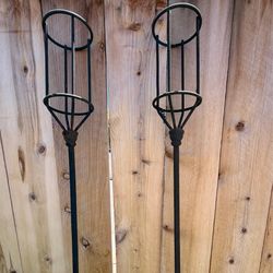 6 feet iron garden torch for only 10 dollars each I have 2 for sale
