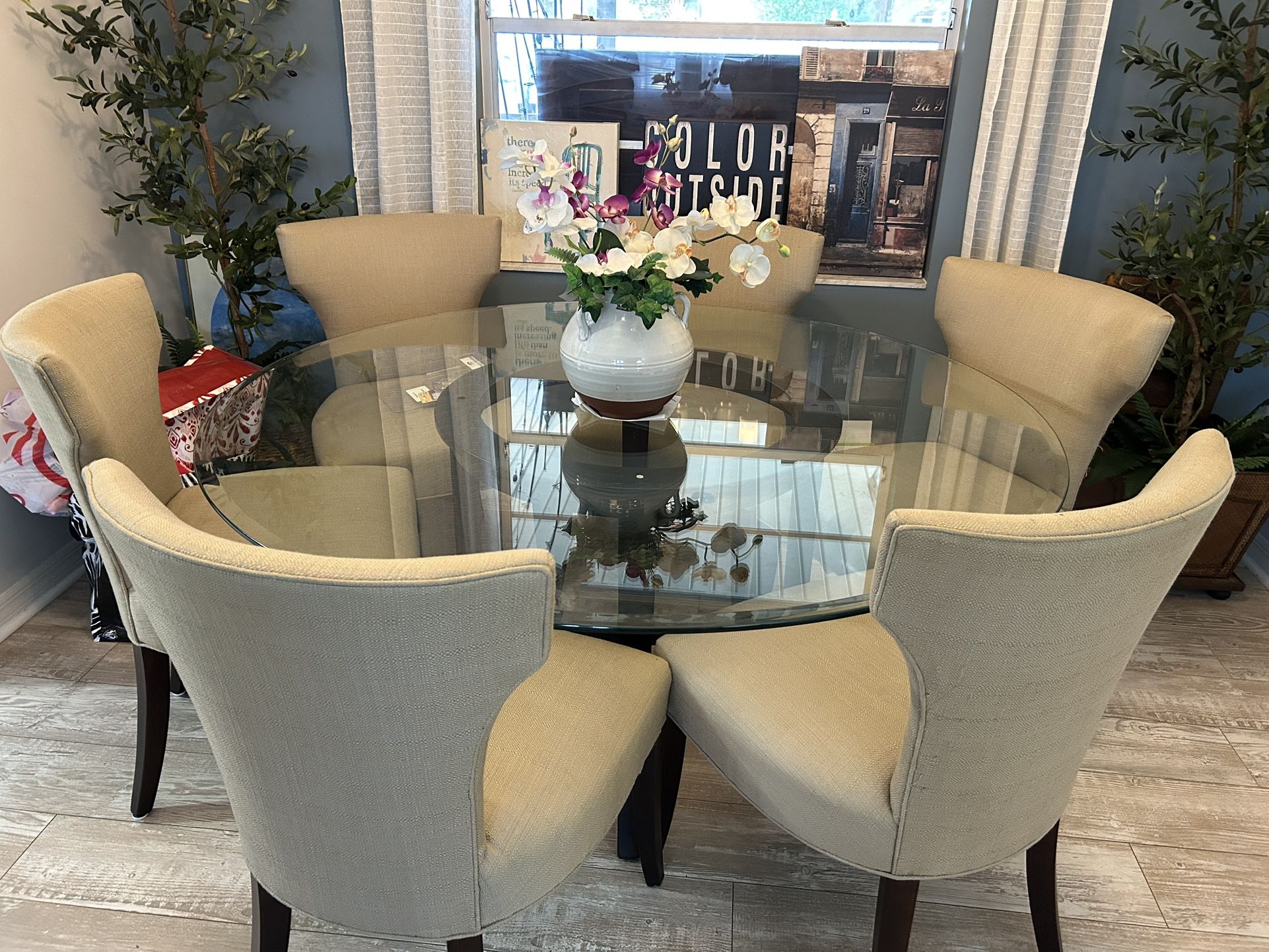 Dinning Table