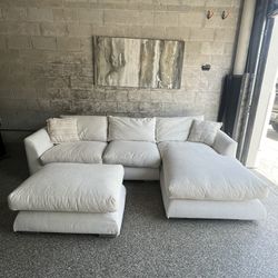 White Valyou Sectional 