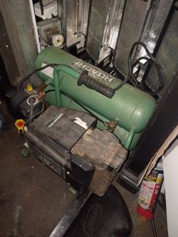 Hitachi EC12 Twin Stack Air Compressor