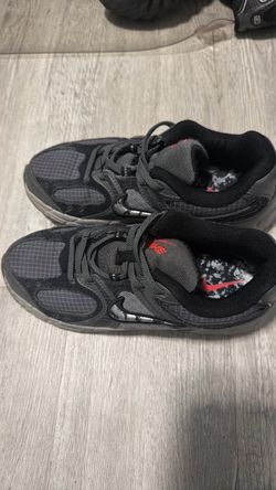 Kids Used Nike slip ons size 2.5