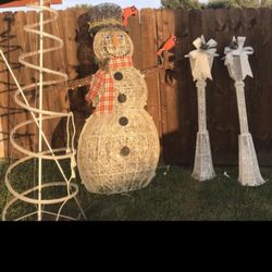 Snowman Tree Lamp Post