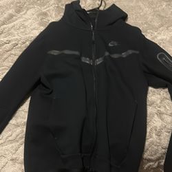 Nike Tech Black. Medium Men’s 