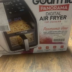 7-QT Digital Air Fryer w/ Panoramic View, Holographic Display, & 12 Presets, White, New