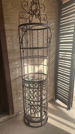 Metal wine rack