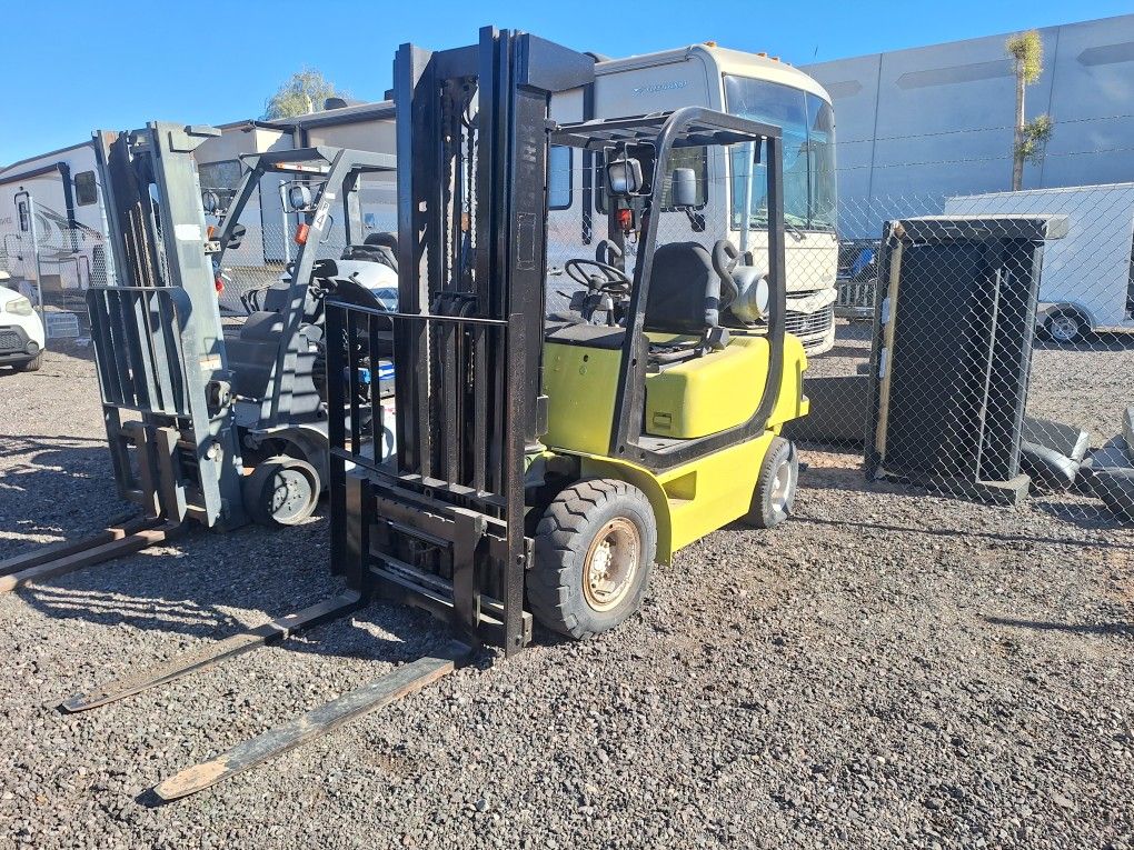 2006 Clark Forlift 