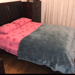Queen Size Bed Set