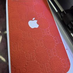 🔥 iPhone Ice 17 Air 🔥 Red leather vibes with a touch of class. Limited stock — DM to wrap yours today.