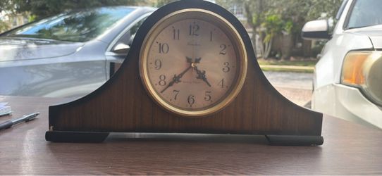 Linden Quartz Chime Mantel Clock