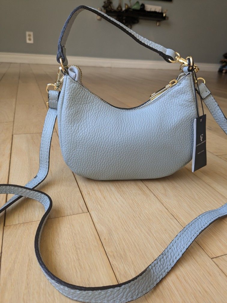 Antonella Ferrante Stunning Crescent Moon Crossbody Handbag, Full Grain italian Leather. Handmade in Italy, Blue. Gold Hardware. 7"x6".