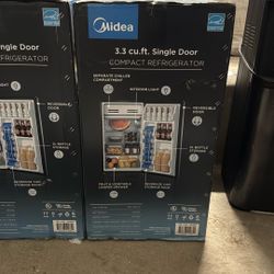 Compact Refrigerator 