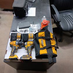 DeWLT Drills Battery's And 2 Chagers, With Bag