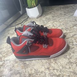 Jordan 4 Retro Size 6y 