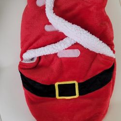 Newborn Santa wrap. Perfect for pictures

