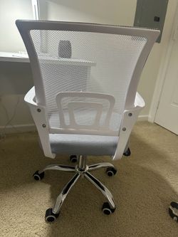 White desk chair