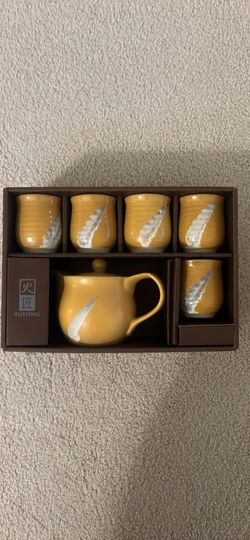 Yuming Ceramic Tea Set with Teapot and 5 Cups