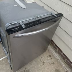 Frigidaire (Stainless Steel) Dishwasher 