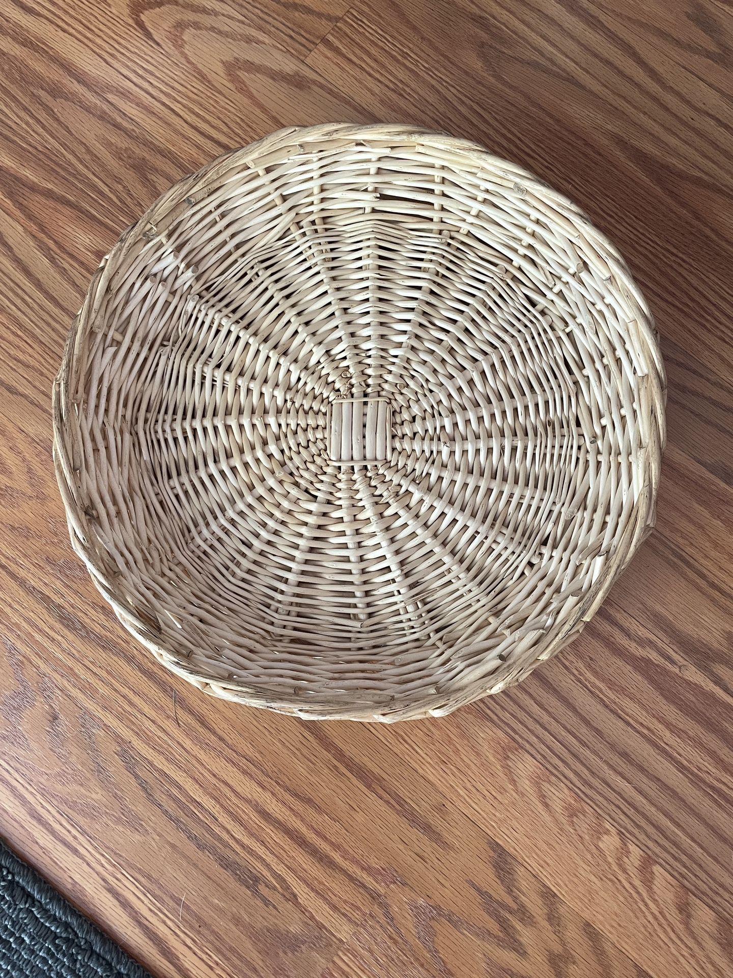 14” Wicker Tray