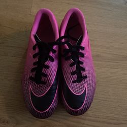 Girl Soccer Shoes 