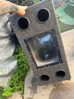 JL Audio subwoofer I think it has two twelves not sure