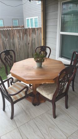 Dining table/poker