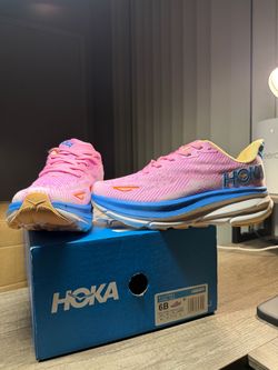 Hoka Clifton 9 Women's Size 6B Running Shoes