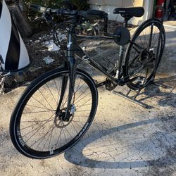 Liv Thrive 3 Hybrid/Road Bike By Giant In Like New Condition