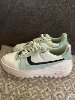 Like New!!! Nike Air Force 1 Women Platform Barley Green Color
