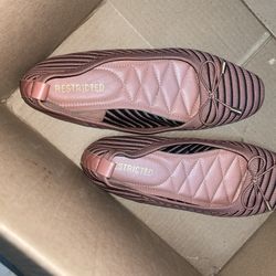Beautiful-Restricted Flat Shoes - Size Unknown. $19.99