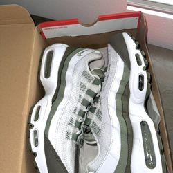 New Air Max 95 Never Worn