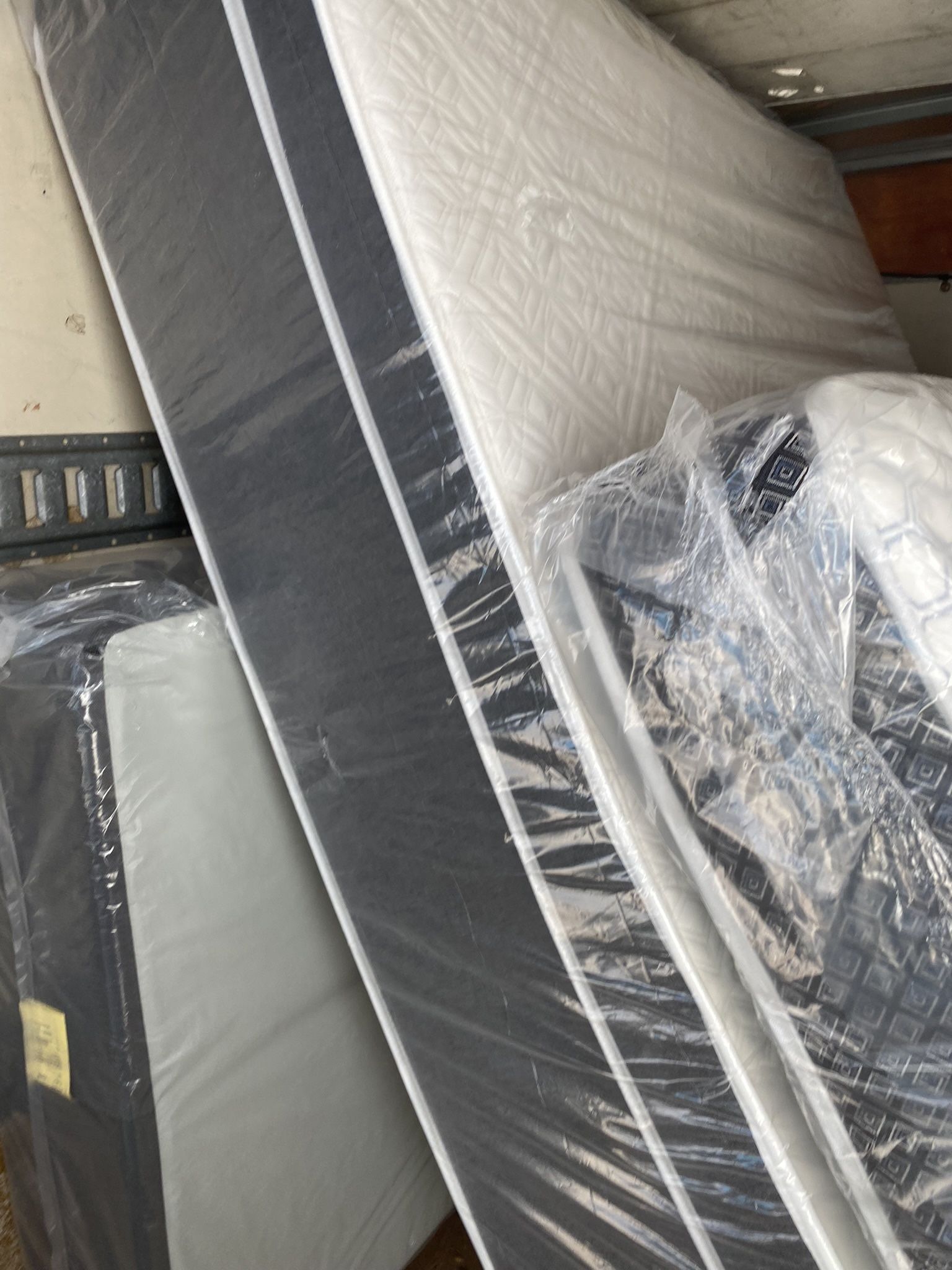 King Pillowtop Set New In Plastic Free Delivery In Atlanta